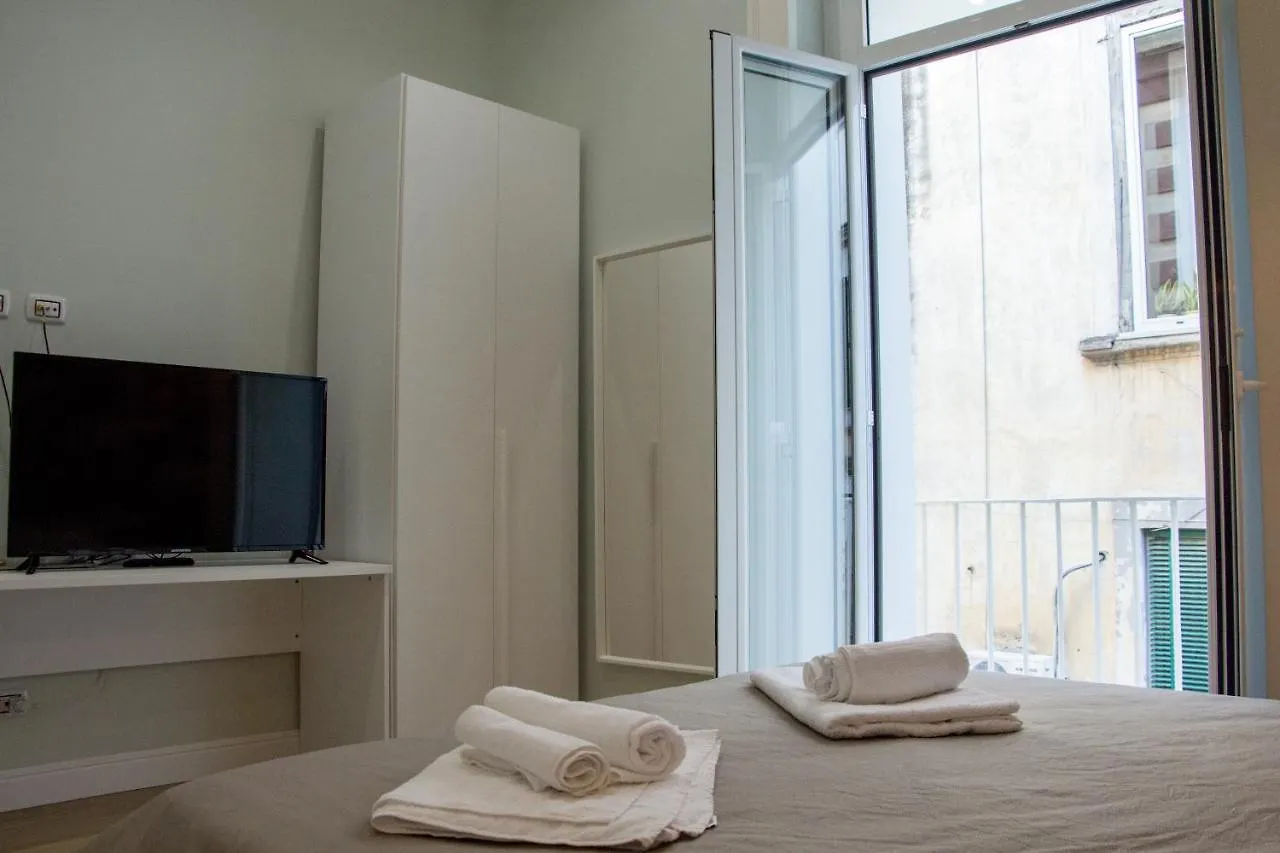Wanderlust Naples A Place To Stay Pensionat